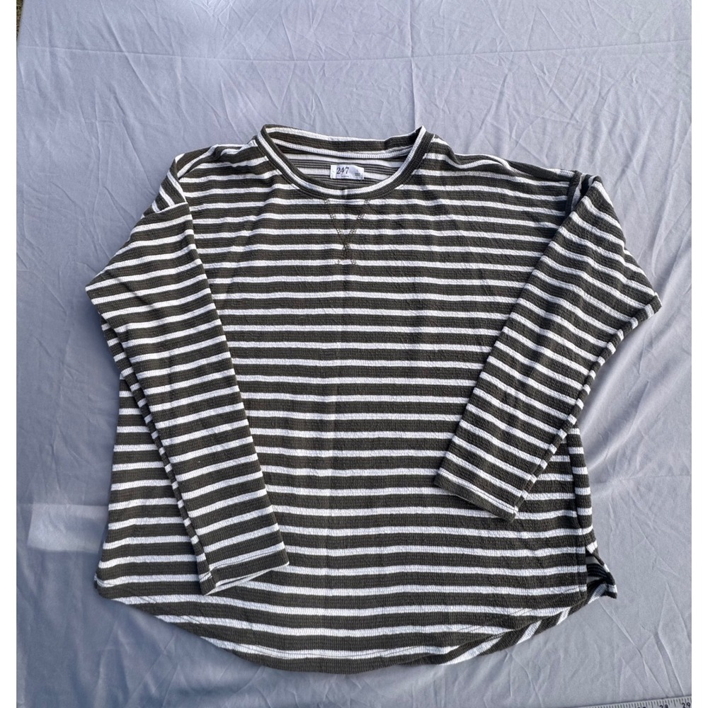 24/7 by Maurices Womens Large Striped Waffle Knit Long Sleeve Top Grey White